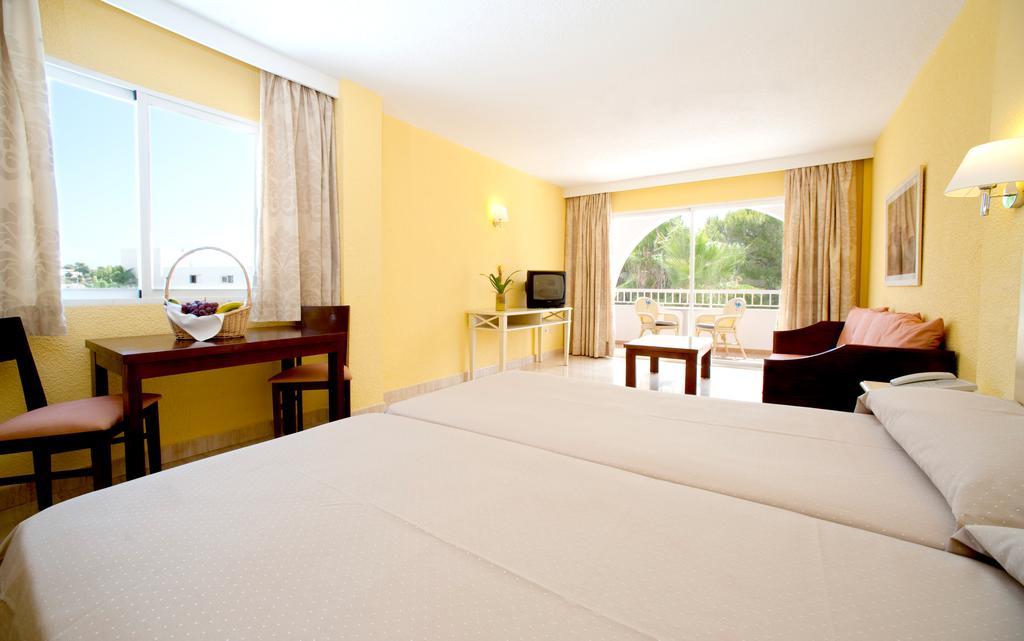 Grupotel Ibiza Beach Resort - Adults Only Portinatx Pokoj fotografie