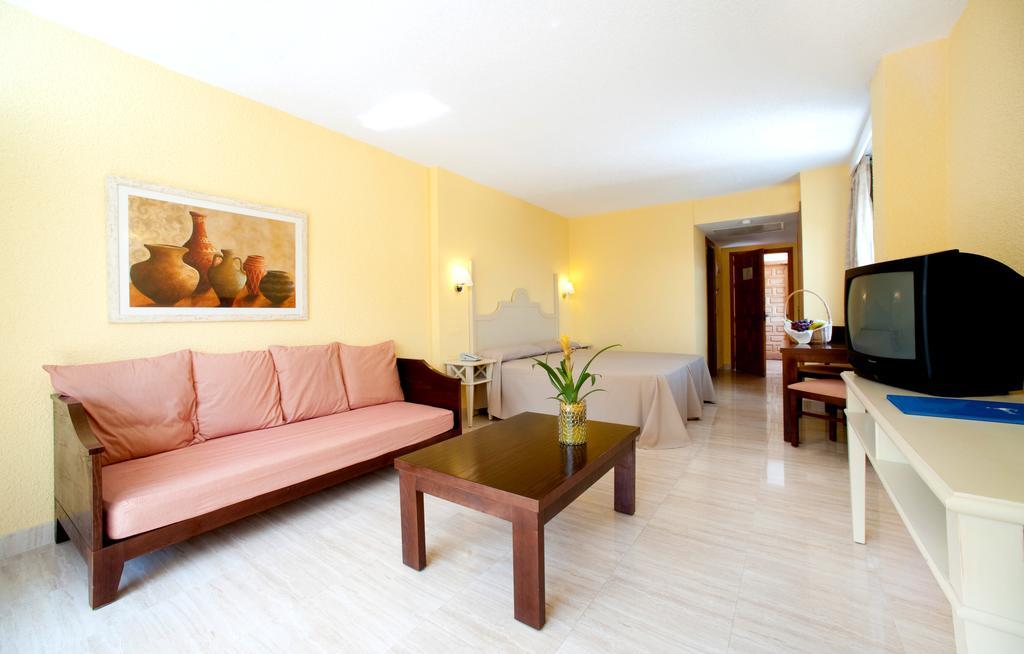 Grupotel Ibiza Beach Resort - Adults Only Portinatx Pokoj fotografie